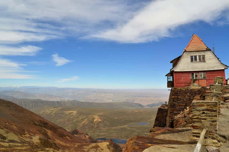 From La Paz: Day Trip to Chacaltaya and Moon Valley - What makes Chacaltaya different from an ordinary mountain stop