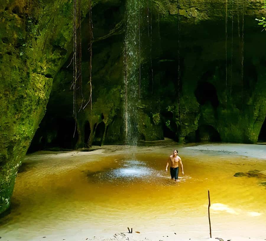 From Manaus: Presidente Figueiredo Waterfalls Daytrip - The early pickup and ride from Manaus