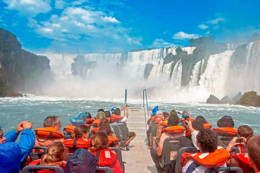 From Puerto Iguazu: Argentinian Iguazu Falls with Boat Ride - The guides can shape the whole day