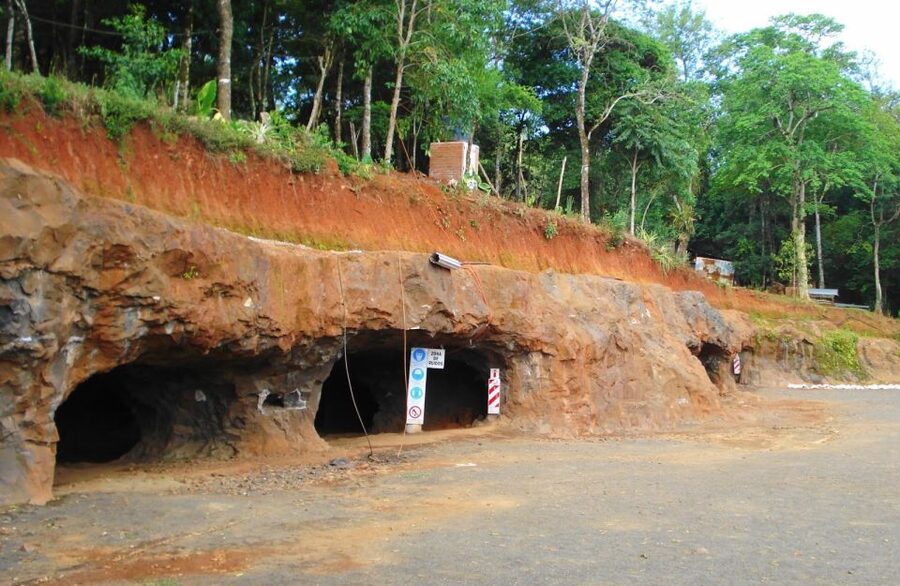 From Puerto Iguazu: San Ignacio Ruins and Wanda Mines Tour - Food, timing, and the cost of a full day