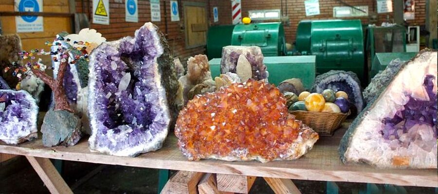 From Puerto Iguazu: San Ignacio Ruins and Wanda Mines Tour - Language, group size, and comfort