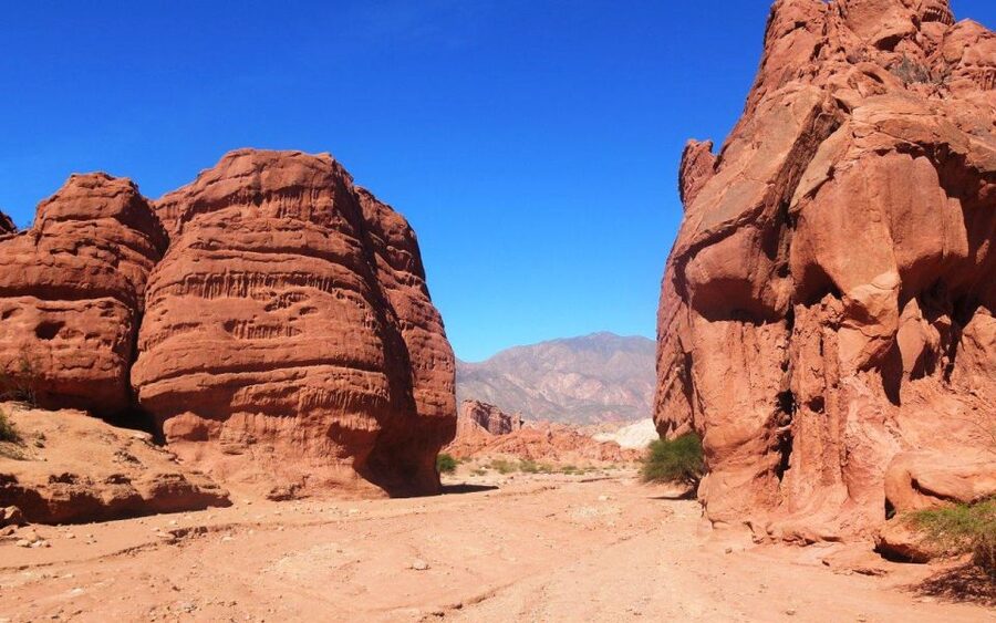 From Salta: Cafayate, land of wines and imposing ravines - Guides, language, and the pace of the day