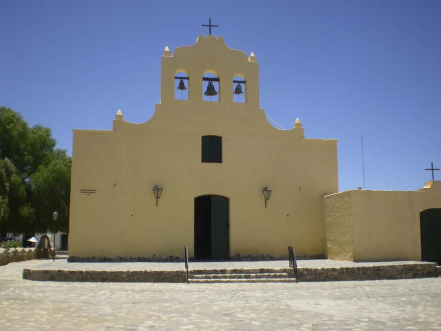 From Salta: Full-Day Scenic Tour to Cachi - The minibus, seats, and 13-hour timetable