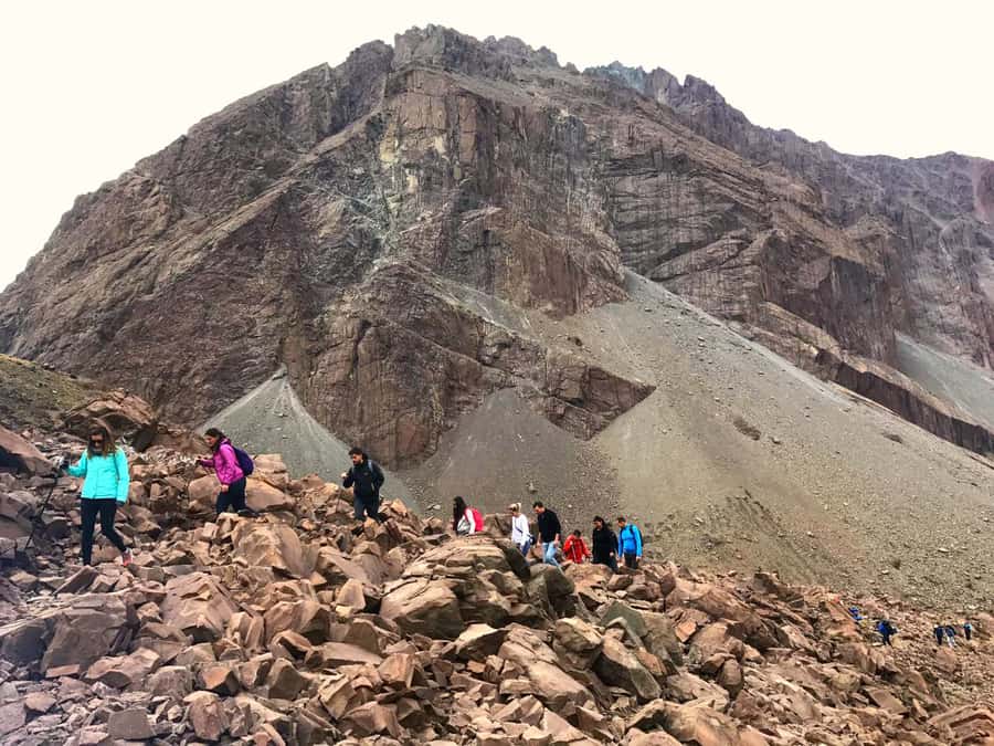 From Santiago: Cajón del Maipo and Volcán San José Hike 8K - The wine, cheese, and snack stop after the hike