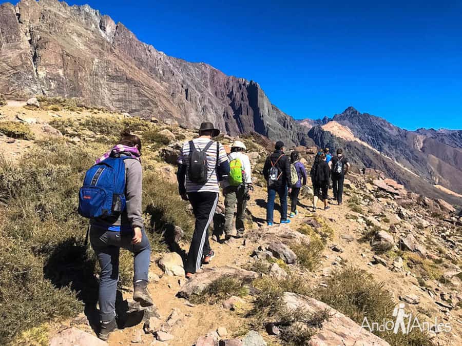 From Santiago: Cajón del Maipo and Volcán San José Hike 8K - What to wear and pack for the altitude
