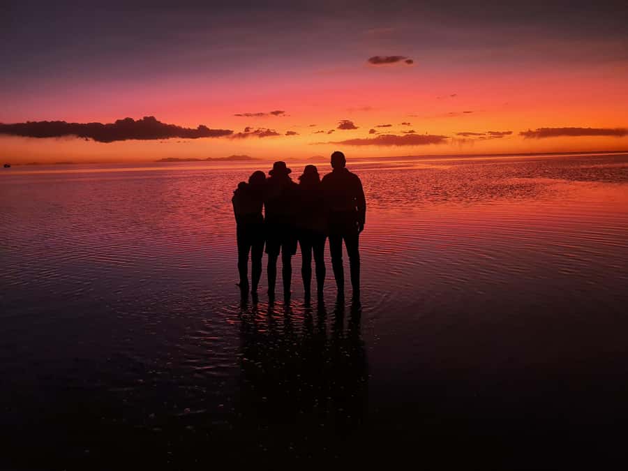 From Uyuni: Red Lagoon & Uyuni Salt Flats 3-Day Guided Tour - Who should book this tour?