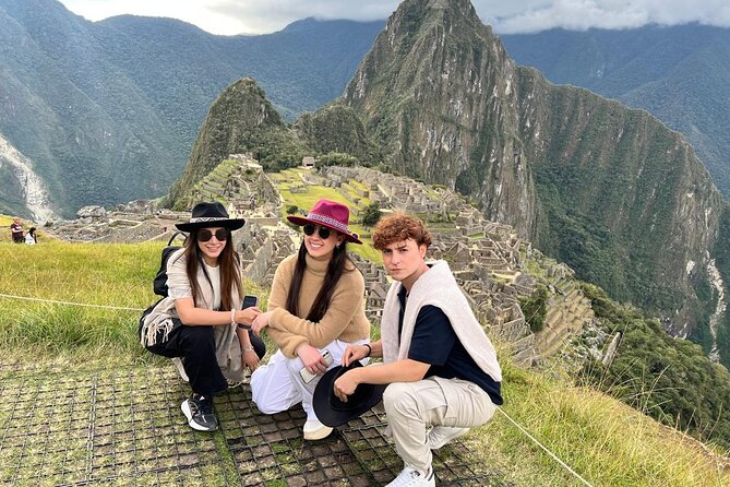 Full Day Private Guided Tour in Machu Picchu - Inside Machu Picchu with a private guide