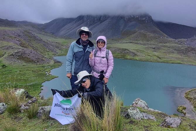 Full-Day Tour to Ausangate 7 Lakes - Walking to the seven lagoons