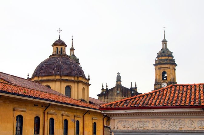 Graffiti Tour in La Candelaria Bogotá with Transportation - Key points before you book