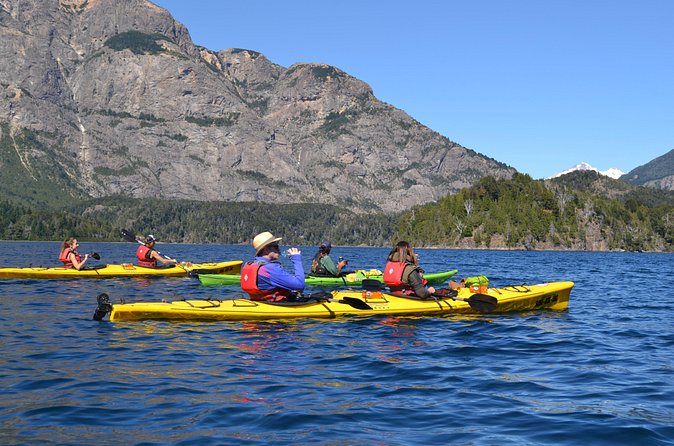 Half a day of kayaking on Lake Moreno in private service - What the private format changes