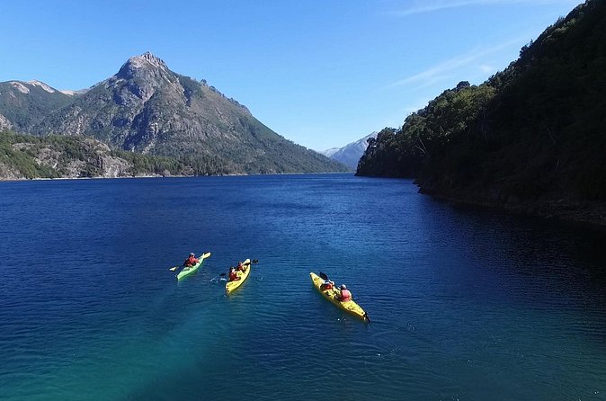 Half a day of kayaking on the Nahuel Huapi lake in private service - Why the private format matters