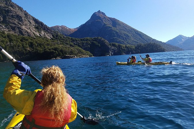 Half a day of kayaking on the Nahuel Huapi lake in private service - What to bring and how to plan your day