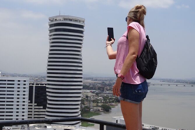 Half Day Guayaquil Historical Tour and Cocoa Culinary Experience - Las Peñas and the older face of Guayaquil