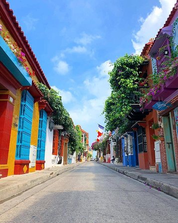 Half-Day Tour of Cartagena by Air-Conditioned Vehicles - Las Bovedas and the modern districts