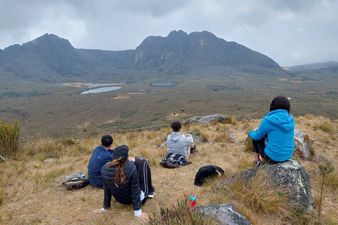 Hiking to the largest paramo on earth : Sumapaz - Guides who shape the day