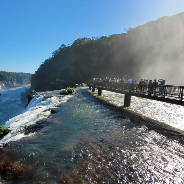 Iguassu Falls: Brazilian Side Private Tour - Devil’s Throat and the wet footbridge