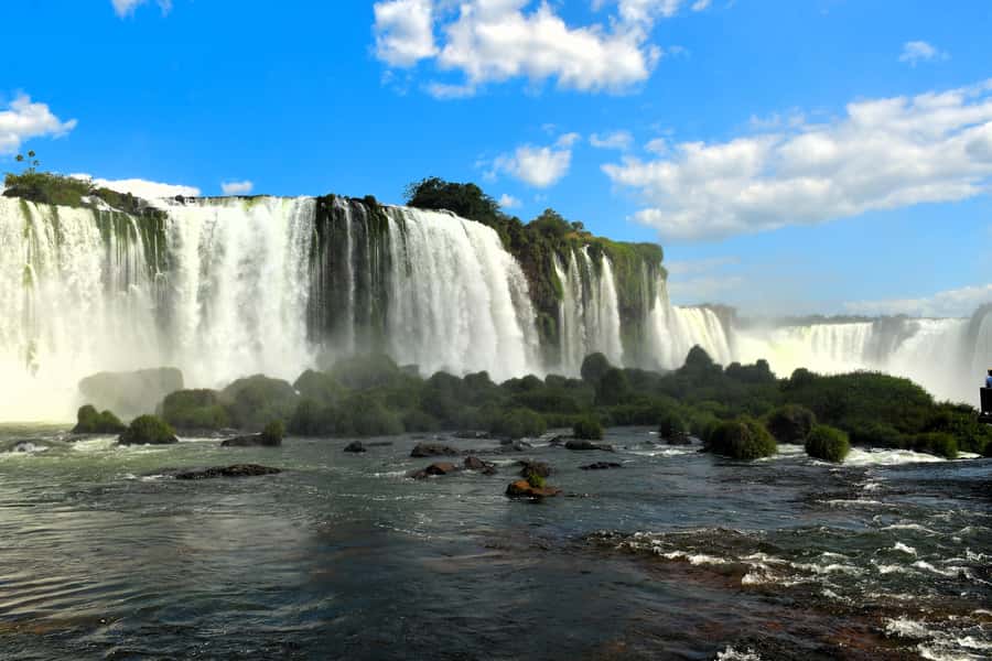 Iguassu Waterfalls: 1 Day Tour Brazil and Argentina's sides - Key points at a glance