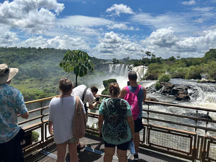 Iguassu Waterfalls: 1 Day Tour Brazil and Argentina's sides - Crossing the Brazil Argentina border
