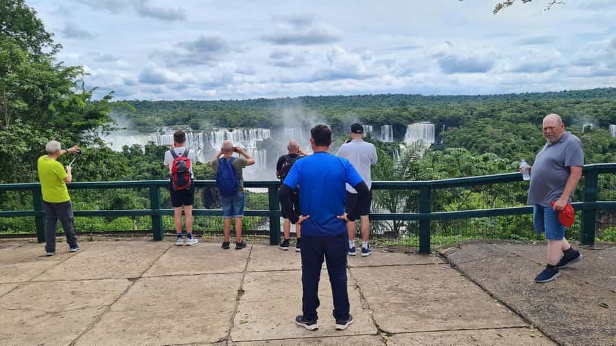 Iguassu Waterfalls: 1 Day Tour Brazil and Argentina's sides - Timing your flight or onward travel