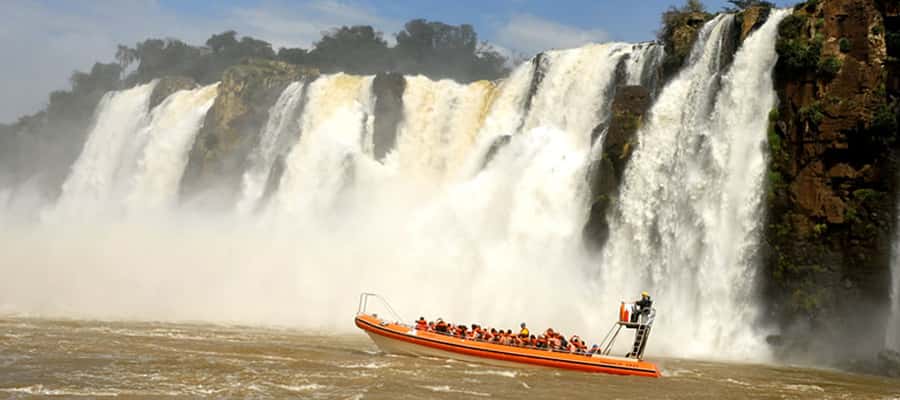 Iguazu Falls: Gran Aventura Boat and Argentinian Falls Tour - A full day means some waiting