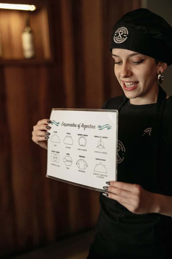 Iguazu Falls: The Argentine Experience Interactive Dinner - Languages, timing, and practical details