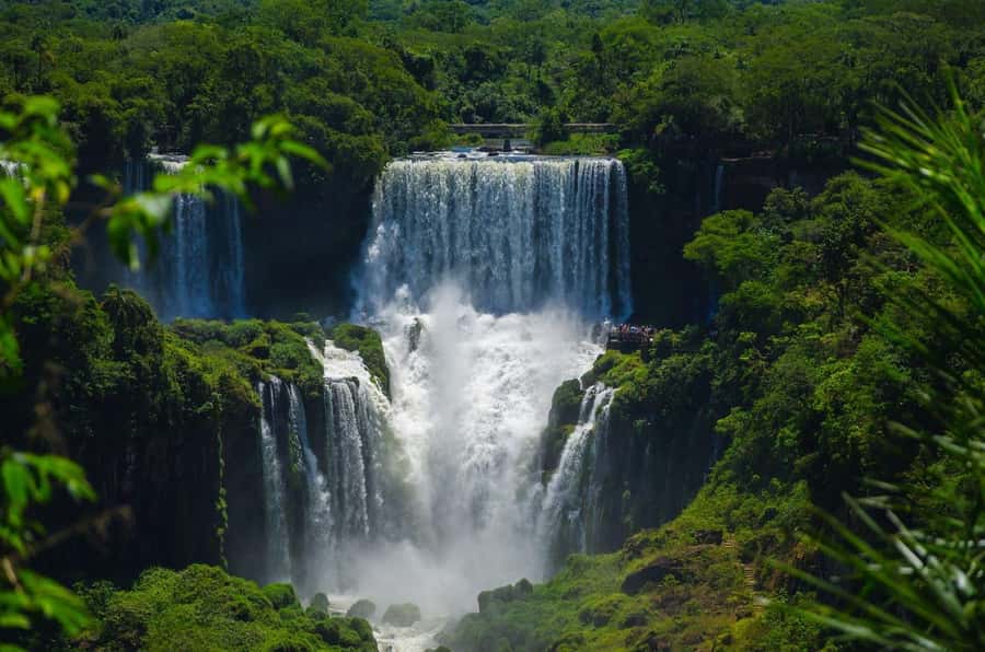Iguazú Falls: The Natural Wonder of Argentina - How the bilingual guiding works
