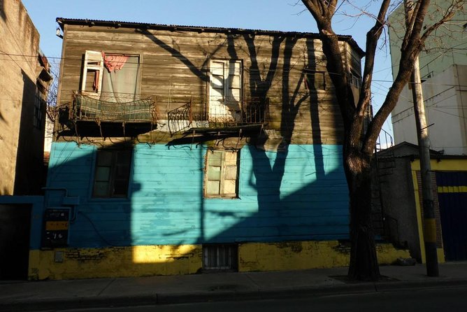 La Boca, a collective creation: Port, immigrants, arts and football - What $65 gets you in two hours