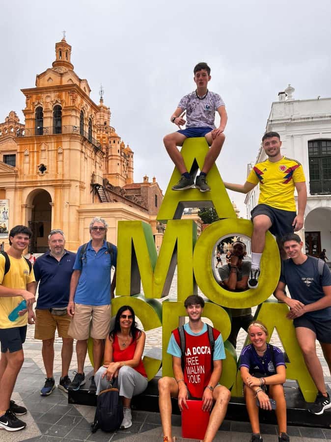 La Docta Free Walking Tour "Córdoba La Antigua". - National College of Monserrat and the university story