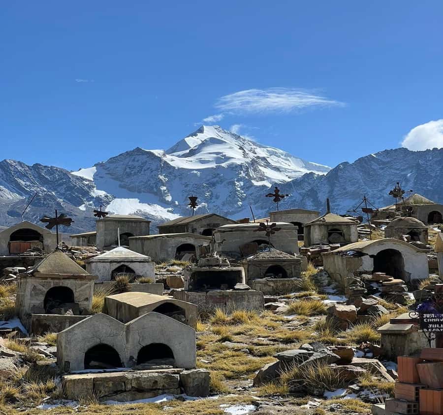 La Paz: Charquini Mountain Guided Hike - Starting near San Francisco Church