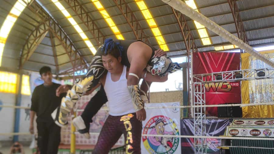 La Paz: Cholitas Wrestling Tickets and Transfer - Key points to know before you book