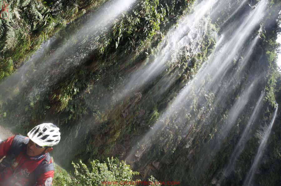 La Paz: Mountain Bike Down the World's Most Dangerous Road - The road narrows as the Yungas comes into view
