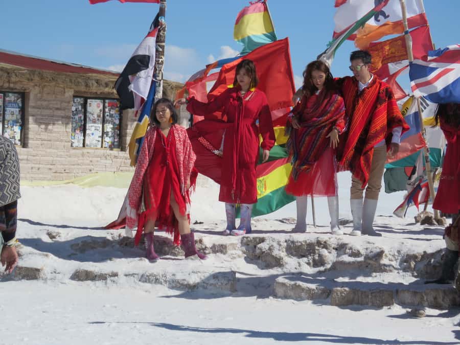 La Paz: Uyuni Salt Flats Tour by Bus - Sunset, Bolivian wine, and the return bus