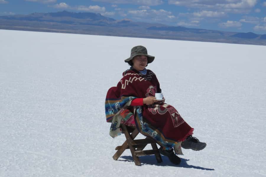 La Paz: Uyuni Salt Flats Tour by Bus - Breakfast and the Uyuni headquarters