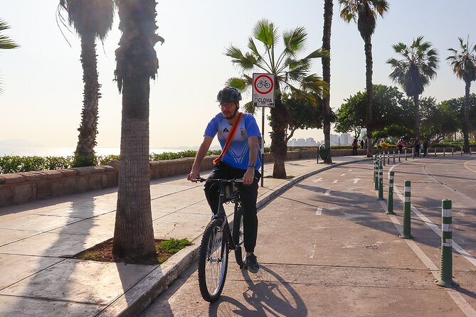 Lima Bike Tour in Miraflores & Barranco - Shared small group - Larcomar and the modern face of Miraflores