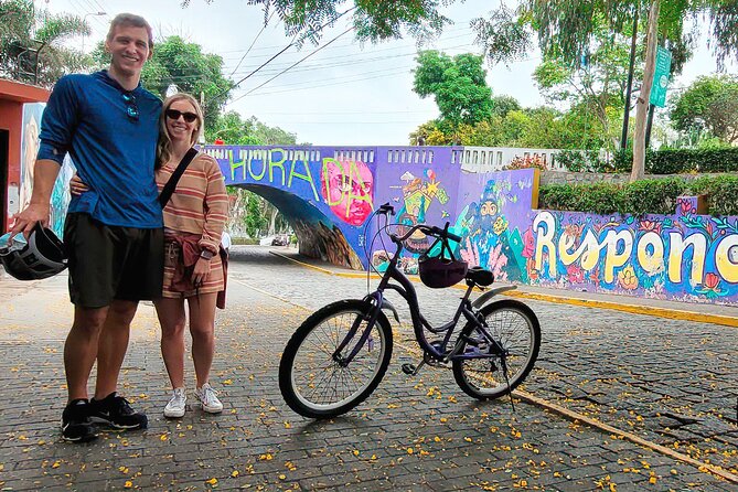Lima Bike Tour in Miraflores & Barranco - Shared small group - The wide view from Parque Húsares de Junín