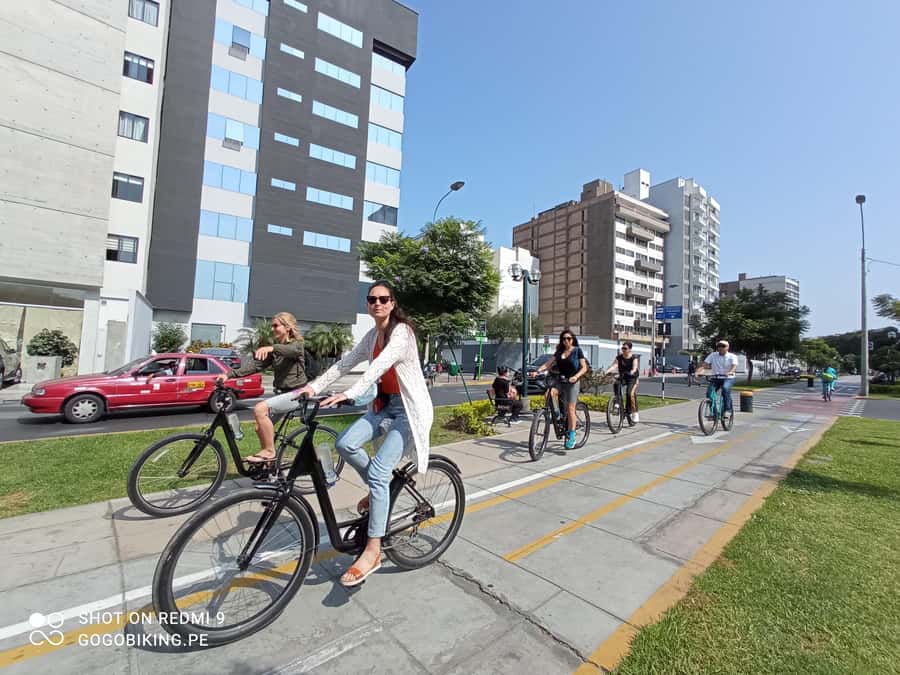 Lima Bike Tour: La Costa Verde & Jesus Statue in Chorrillos - From Miraflores cliffs to the Pacific breeze