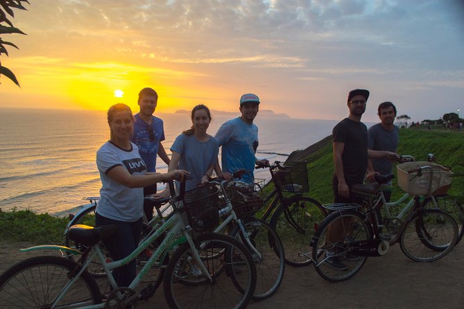 Lima Bike Tour Miraflores - Barranco + Huaca Pucllana! - Miraflores turns into a Pacific-front ride
