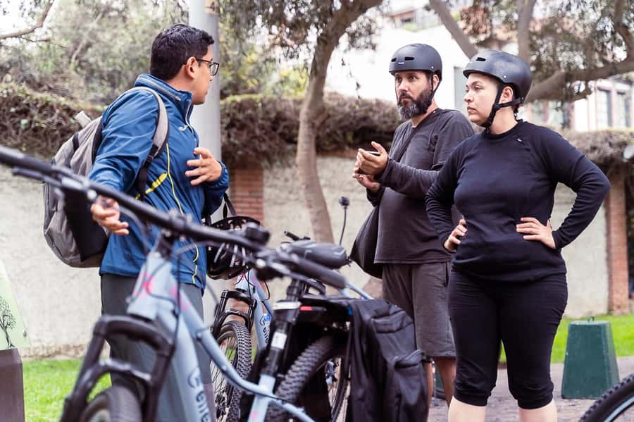 Lima: City biking - Starting with coffee near Terrua Cafeteria