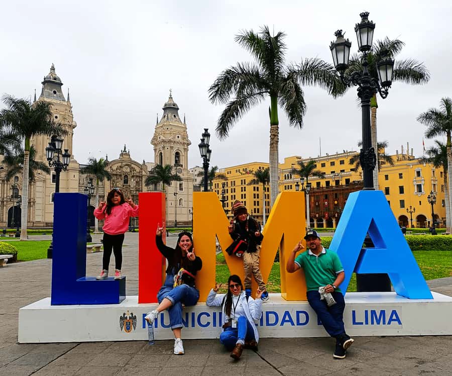 Lima: City Highlights Walking Tour & Catacombs - Transport, walking, and the practical details