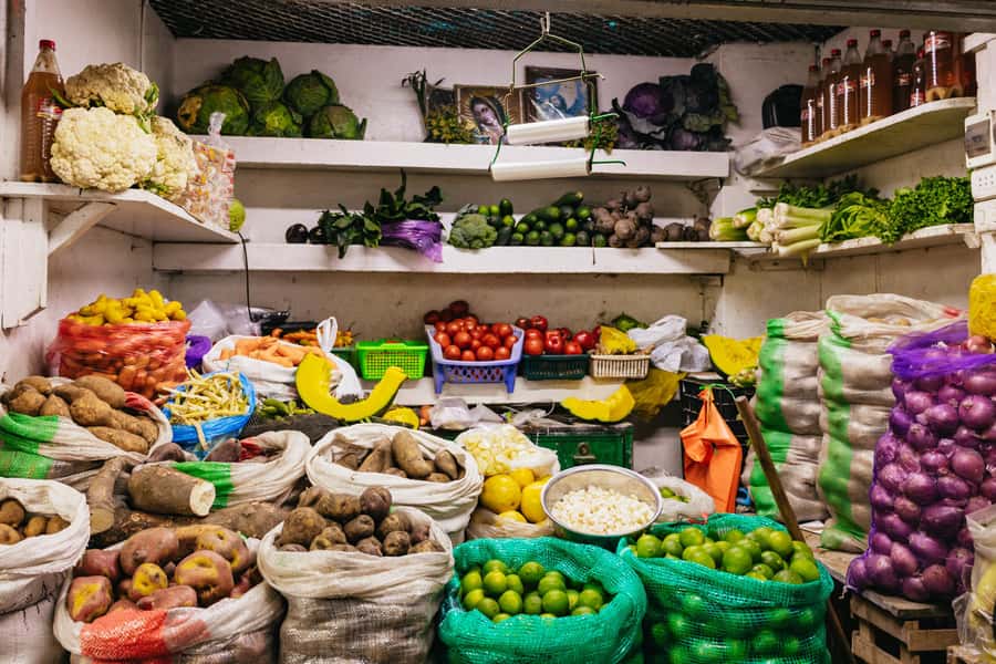 Lima: Historic Center Street Food, Market, and Eateries Tour - Chinatown and the Peruvian side of chifa