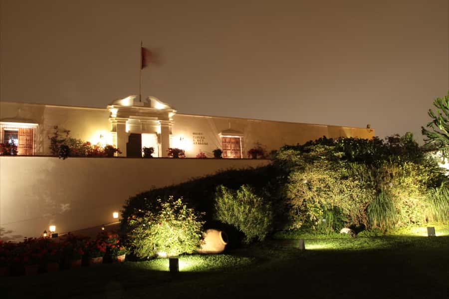 Lima: Huaca Ruins and Larco Museum at Night with Dinner - Three ancient huacas before dinner