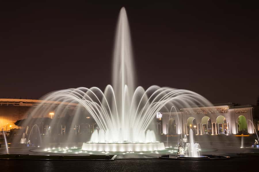 Lima: Magic Water Circuit with Dinner - Who will enjoy this evening most?