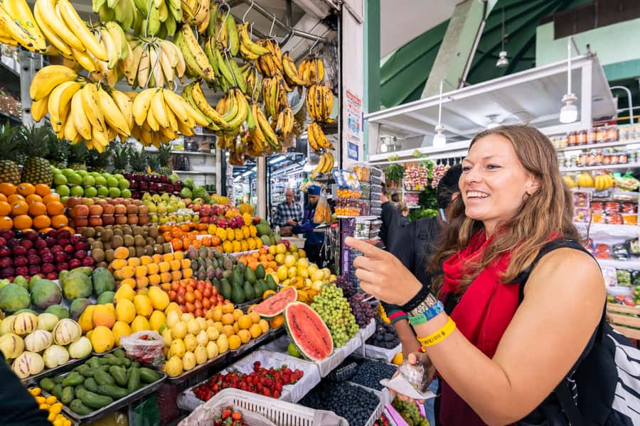 Lima: Miraflores Trending Flavors Half-Day Walking Tour - Mercado Nº 1 de Surquillo brings the ingredients into focus