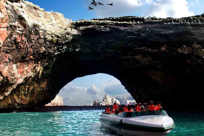 Lima : Paracas & Huacachina- Day to Islas Ballestas & Sandboard - How the guiding and group experience works