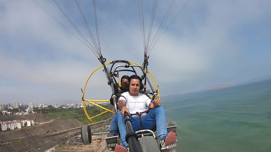 Lima: Paragliding Flight Over Costa Verde Districts - Weather can change the plan