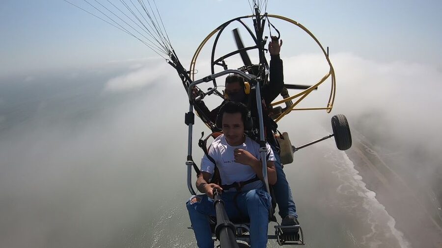 Lima: Paragliding Flight Over Costa Verde Districts - Four districts, one compact aerial tour