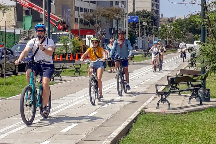 Lima: The Charm of Barranco & Pre Inca Pyramid in Miraflores - Why a bike is a smart way to see Miraflores and Barranco