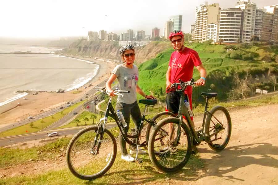 Lima: The Charm of Barranco & Pre Inca Pyramid in Miraflores - Barranco and the Bridge of Sighs
