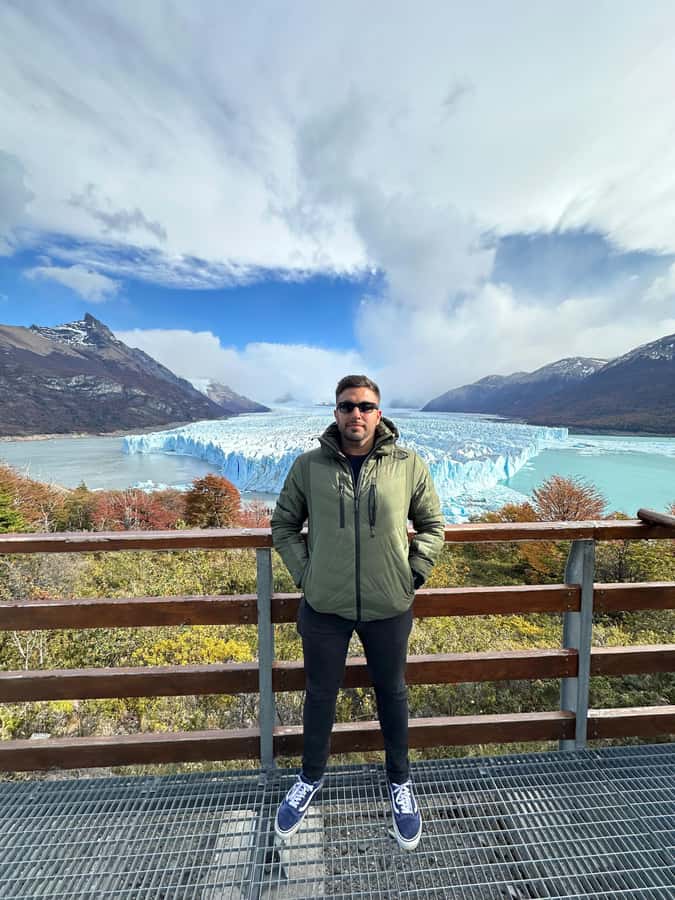 Los Glaciares National Park and Perito Moreno Glacier Tour - The drive along Lake Argentino