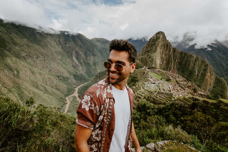 Machu Picchu: Full-Day Tour from Cusco with Optional Lunch - Walking through Machu Picchu with a guide